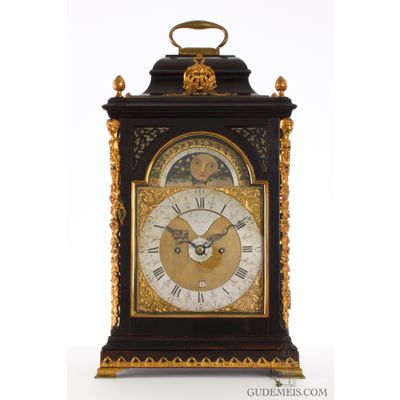 Een Engelse tafelklok met maan en datum voor de Hollandse markt, Smith & Son, circa 1770.