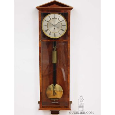 Een Oostenrijkse mahonie ‘Dachluhr’ regulateur wandklok, circa 1840.