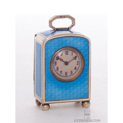 Een miniatuur Zwitsers Art Deco guilloche emaillen reisklokje, circa 18920