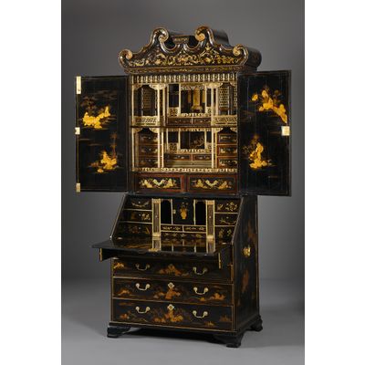 Chinese bureau cabinet for the European market