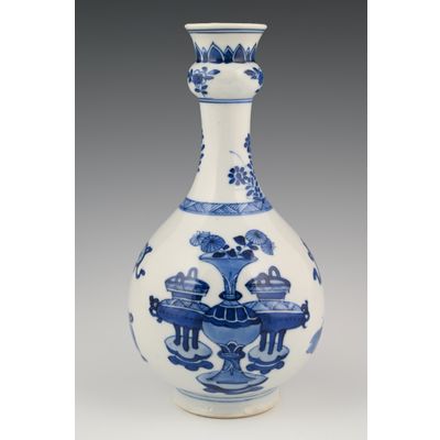A Chinese porcelain vase.