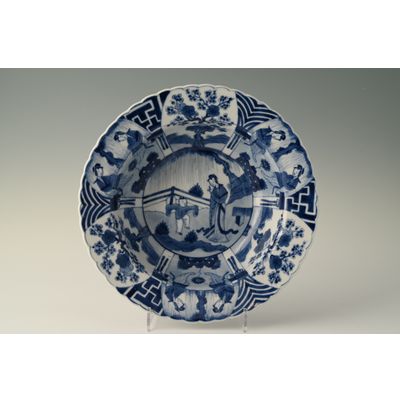 A Chinese porcelain bowl