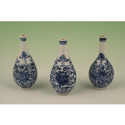 A set of three Chinese porcelain vases