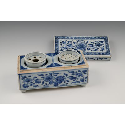 A rare Chinese porcelain inkwell