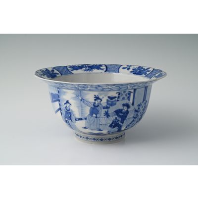 A Japanese porcelain “Klapmuts” bowl