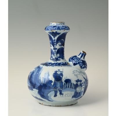 Een delfts aardewerk kendi