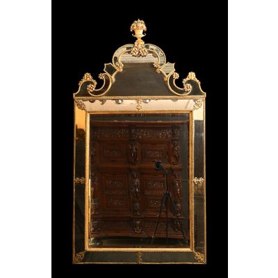 Een Zweedse barokspiegel van Burchardt Precht, actief in Stockholm 1674-1738