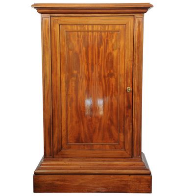 Een Frans Louis Philippe mahonie eendeurskastje, circa 1840