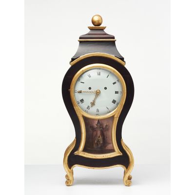 Neuchateloise animated bracket clock