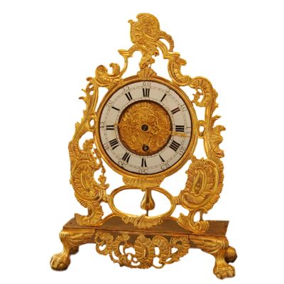 m118 Louis XV mantel clock, fire-gilt, signed by Henri Rossius A Liege.