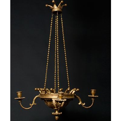 Een Vierarmig Weens Kroontje in Verguld Lindenhout 