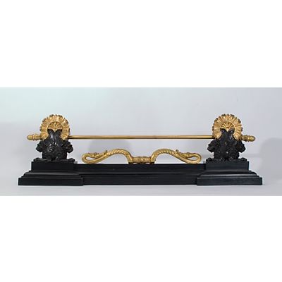 An Empire Periode Fire Fender