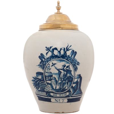 Een Tabakspot in Delfts Aardewerk 'De Hoop'