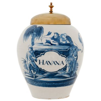 Een Blauw-Witte Tabakspot in Delfts Aardewerk 'Havana'
