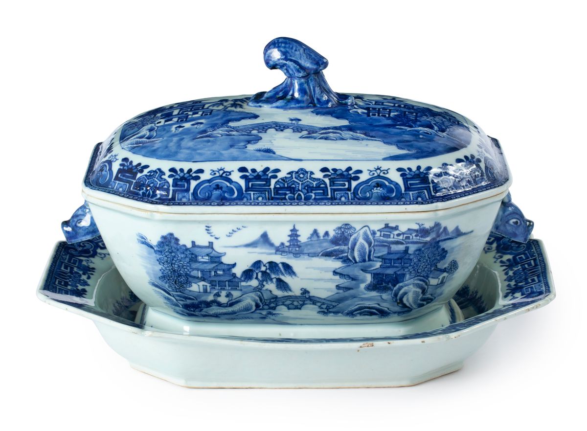 A Qainlong Tureen - image 1