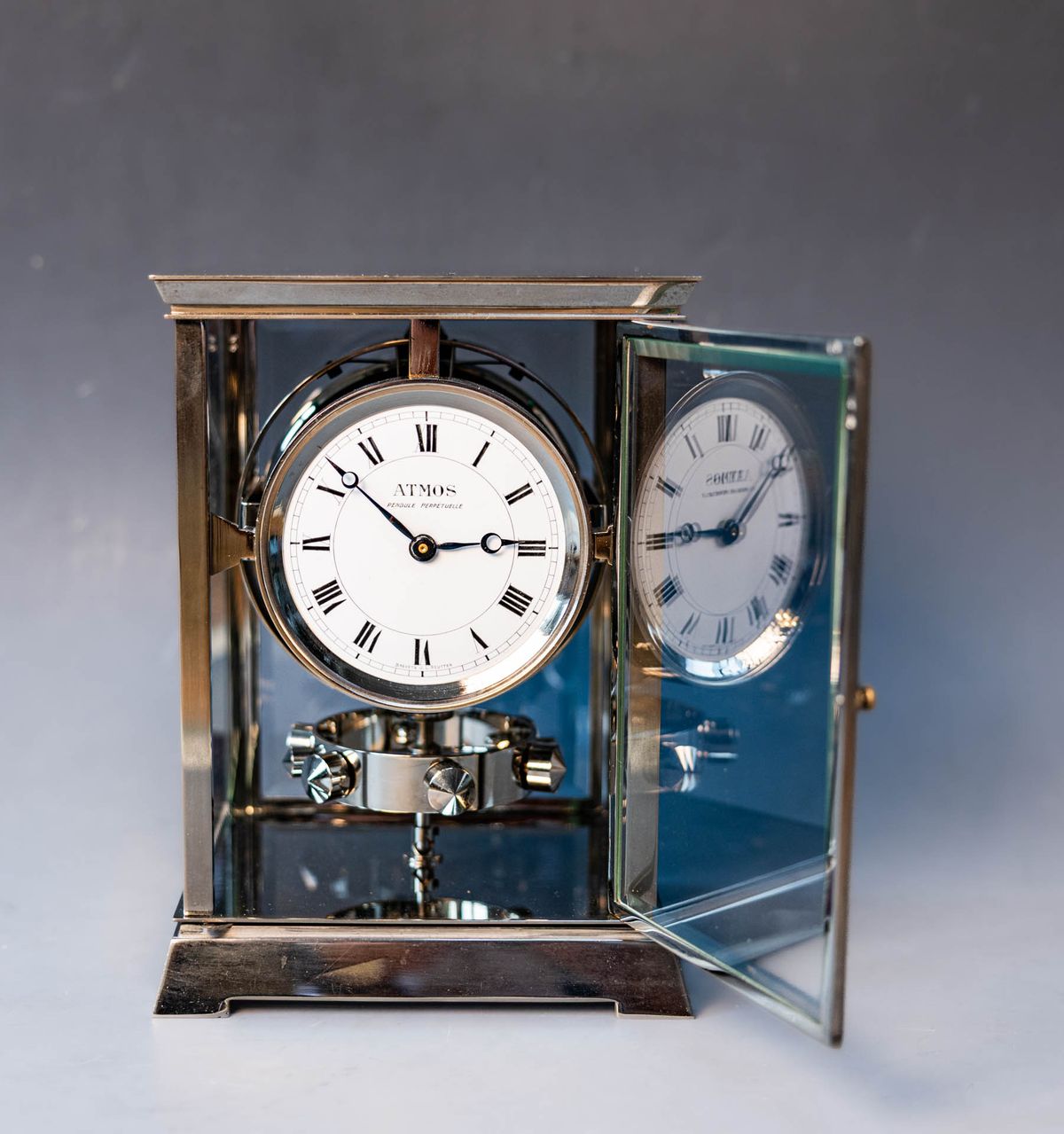 Reutter Atmos, white enamel dial, c. 1930. Movement numbered: 1090. - image 1