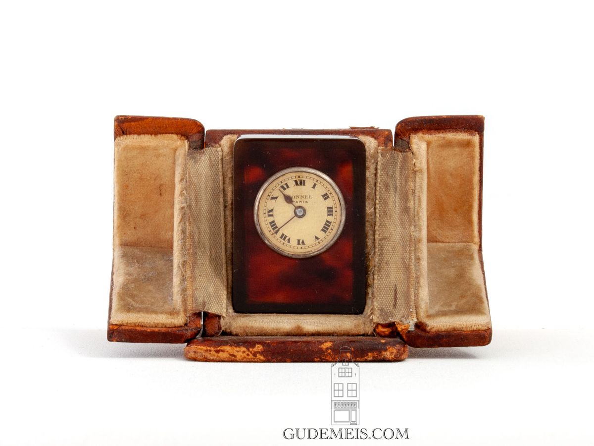 A sub miniature French Art Deco travel clock, circa 1920 - image 1