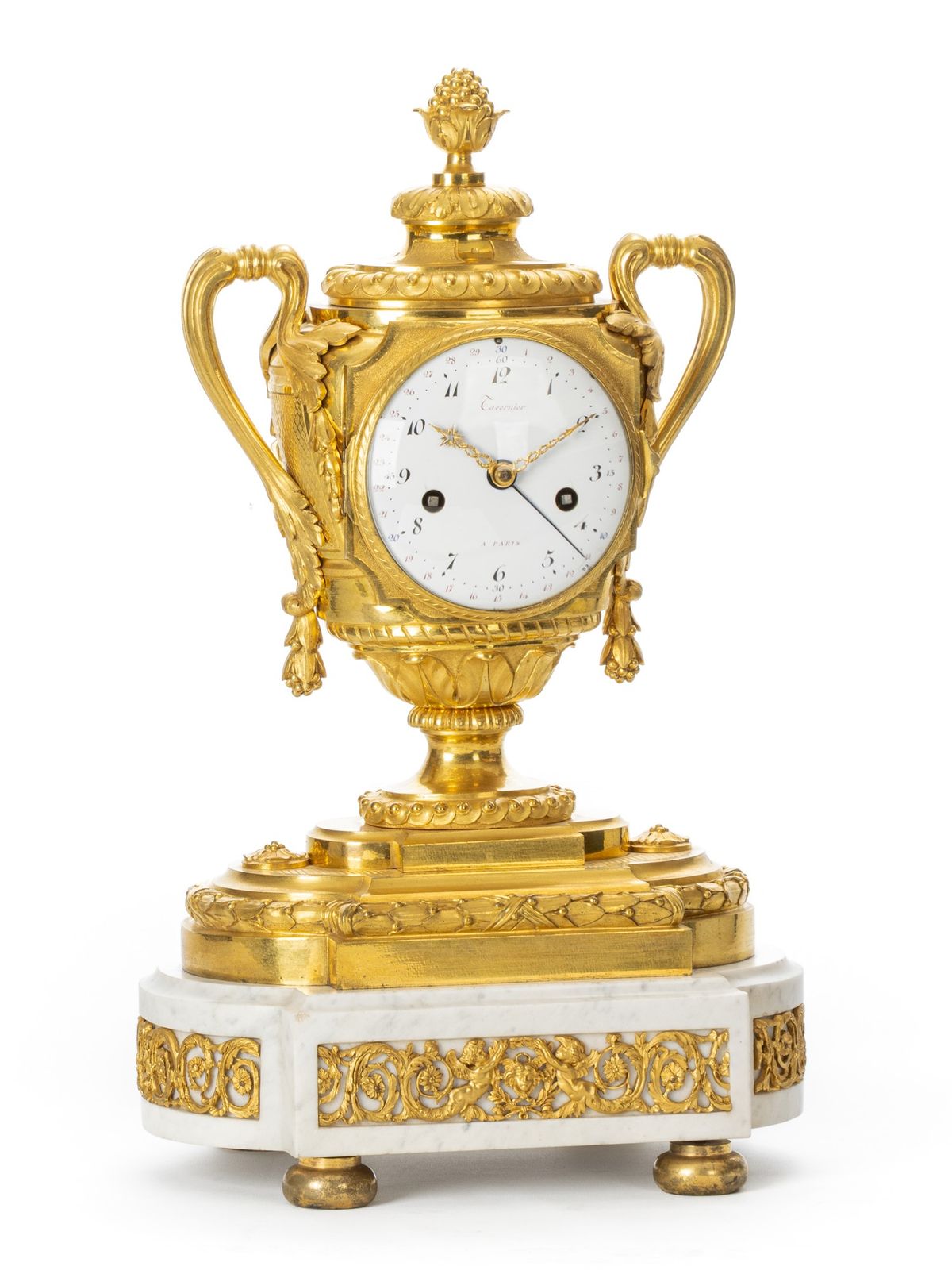 Eine große französische Louis XVI vergoldete Bronzevasenuhr, Osmond und Tavernier A Paris, um 1770. - image 1