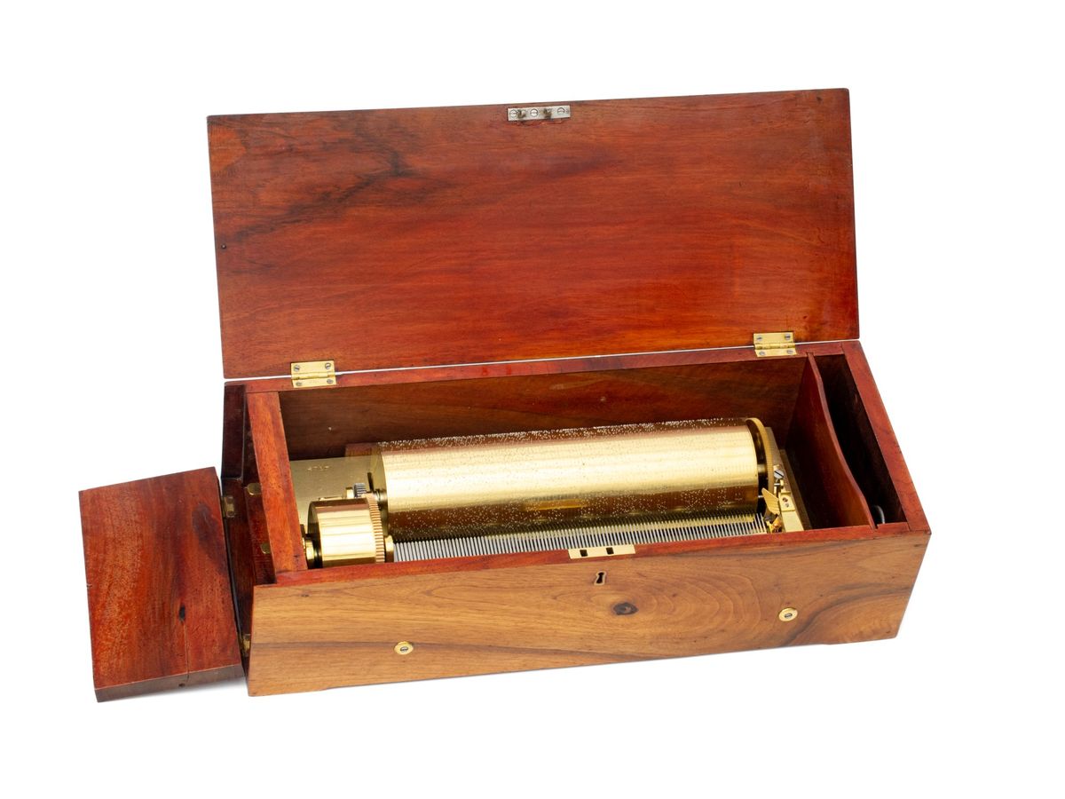 An early Swiss key-wound two per turn cylinder music box, Epee, circa 1845 - image 1