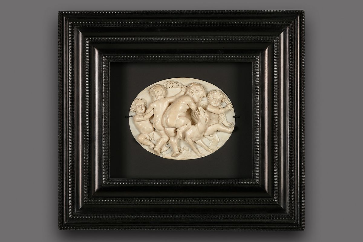 Flemish oval ivory Louis XIV plaquette
