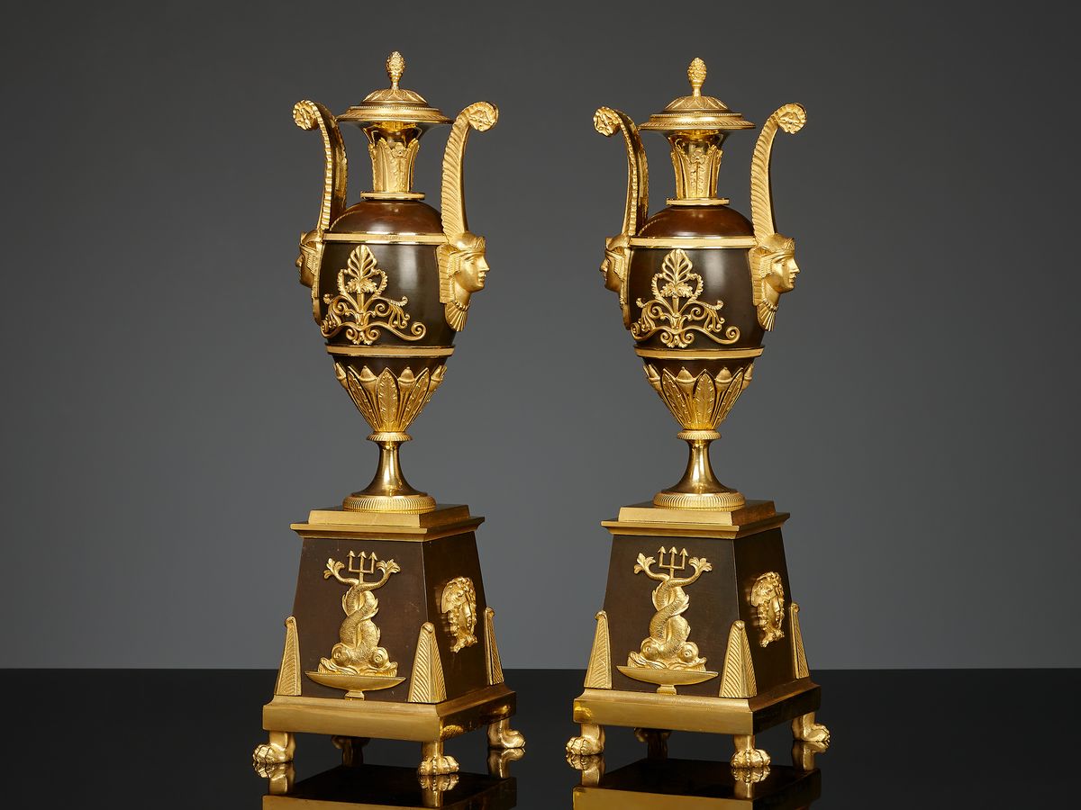Pair of French Empire Retour d’Égypte ornamental vases - image 1