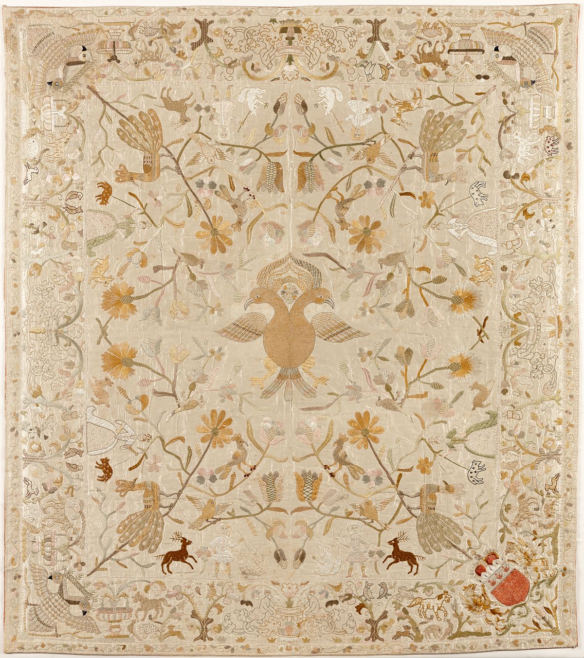 Chinese embroidered silk bedspread - image 1