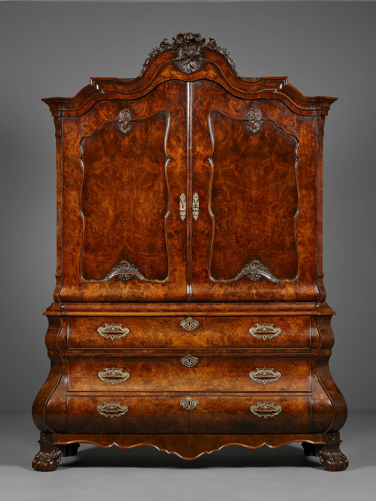Hollands Louis XV wortelnoten kabinet