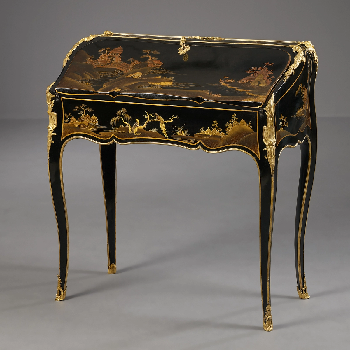 Secrétaire en Pente en Vernis Martin d'époque Louis XV, attribué à J.P. Latz