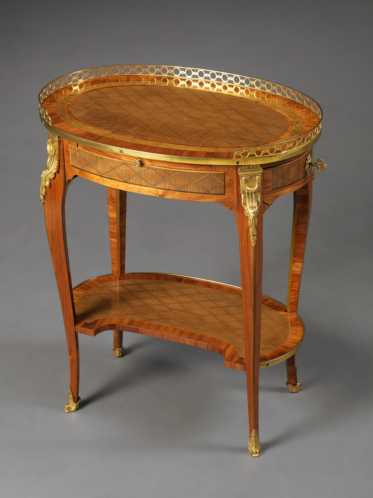 Petit Table d’époque Transition, éstampillé: N Petit JME