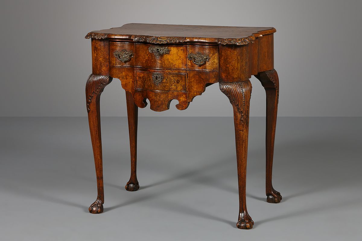 Dutch Louis XV burr walnut side table