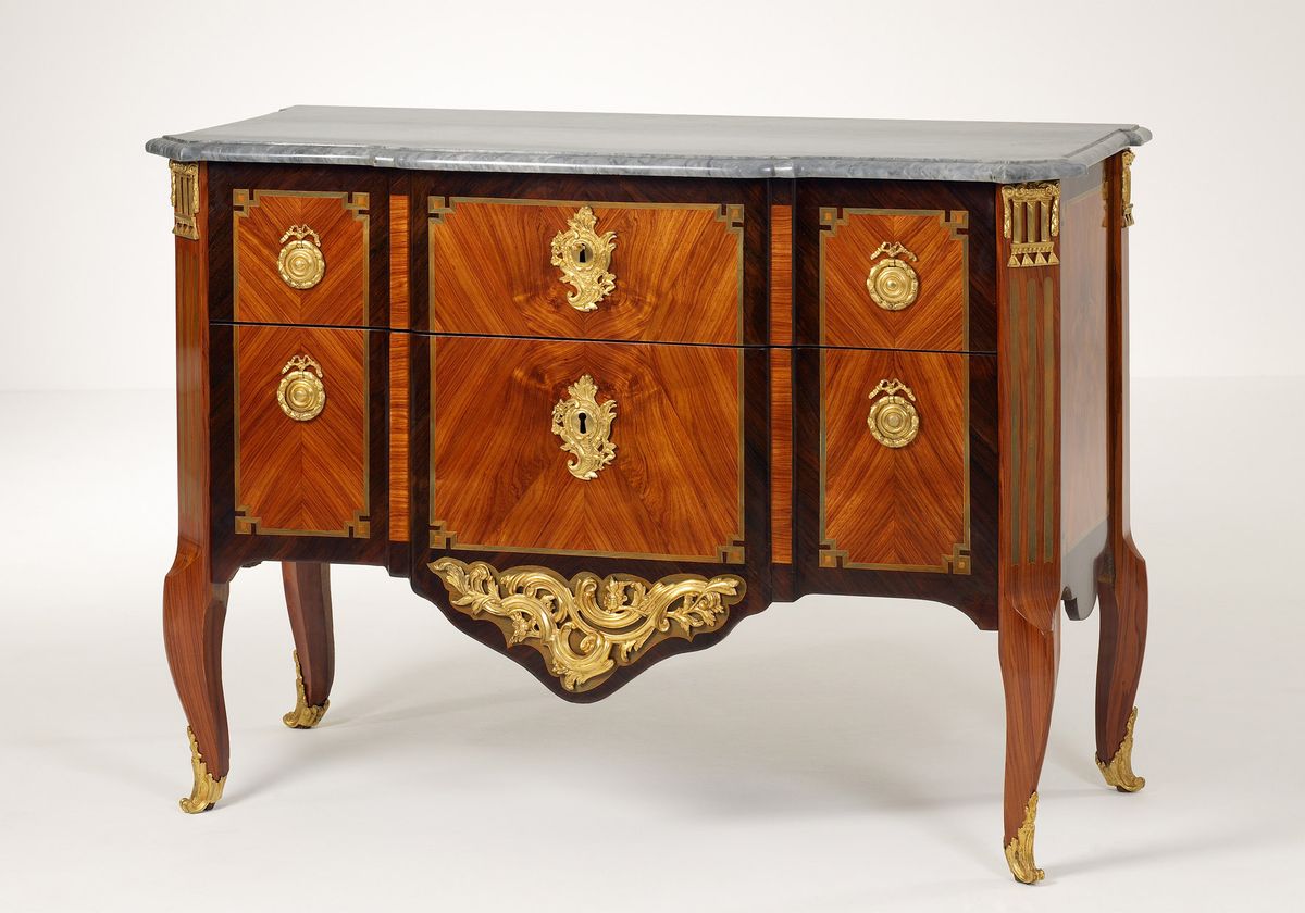 Dutch Transition Breakfront Commode