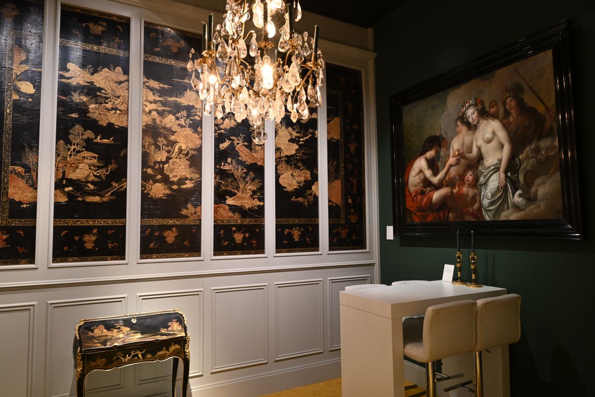 Japanese Six-fold Lacquered Screen - image 1