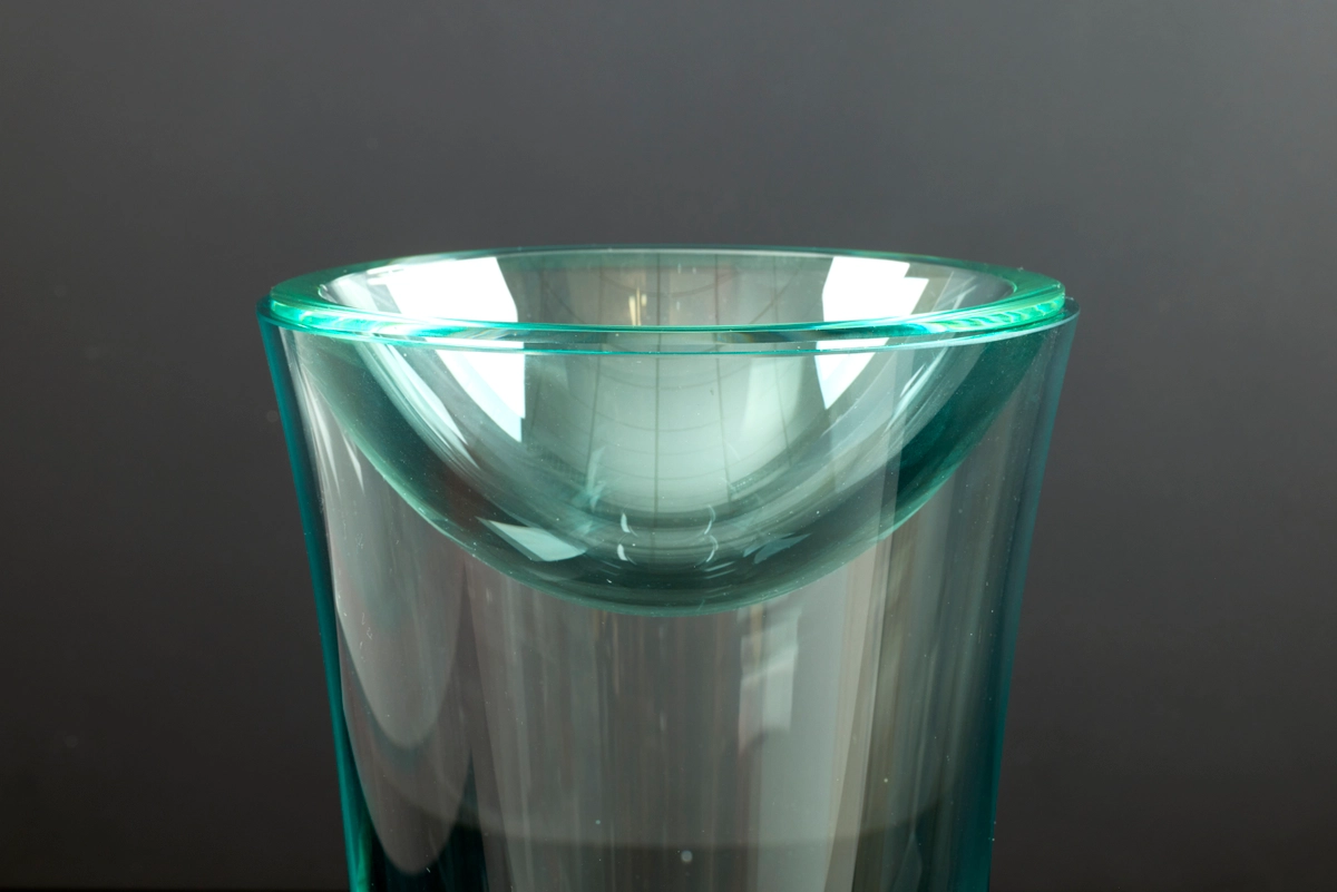 Bert Frijns, 1953 Worms (Germany), clear stackable bowls in glass, 2-piece (1994-1995)