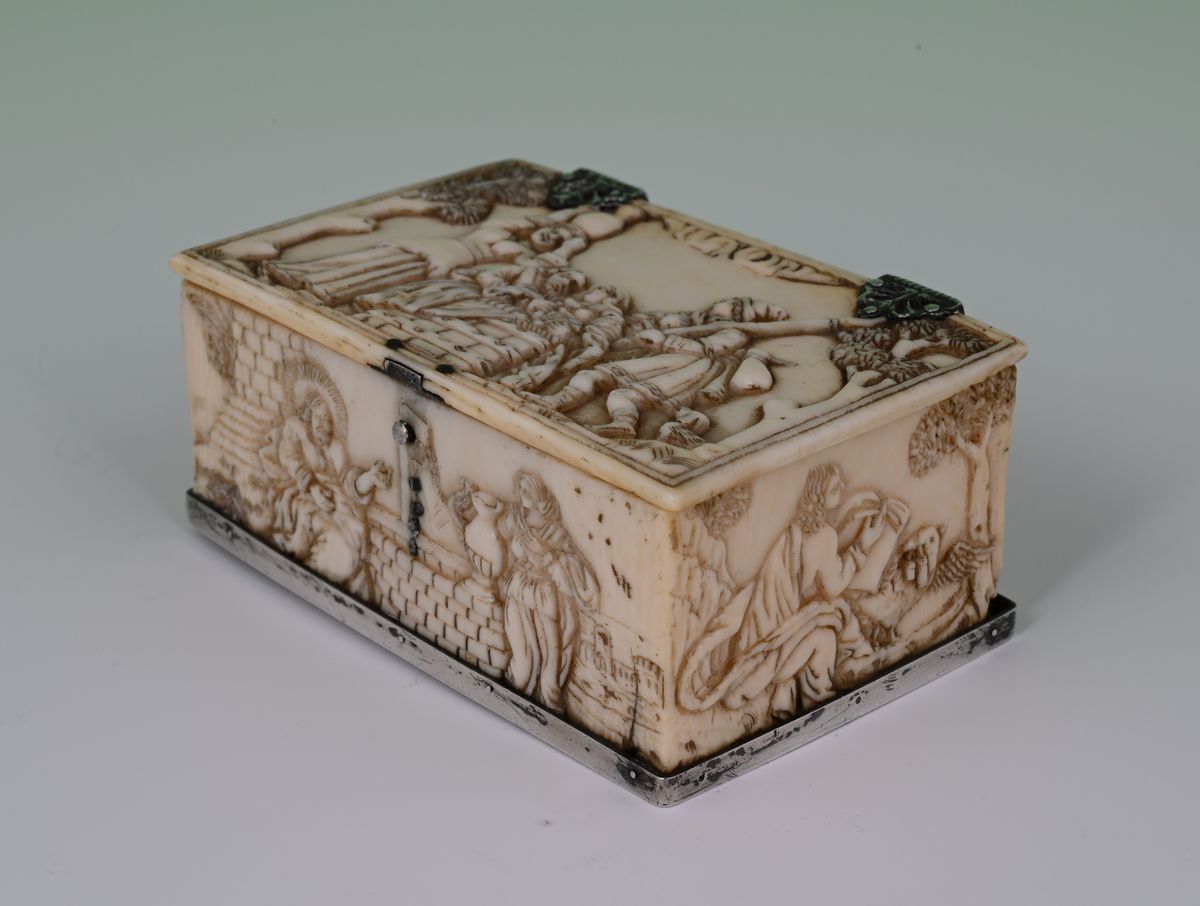 Ivory box - image 1