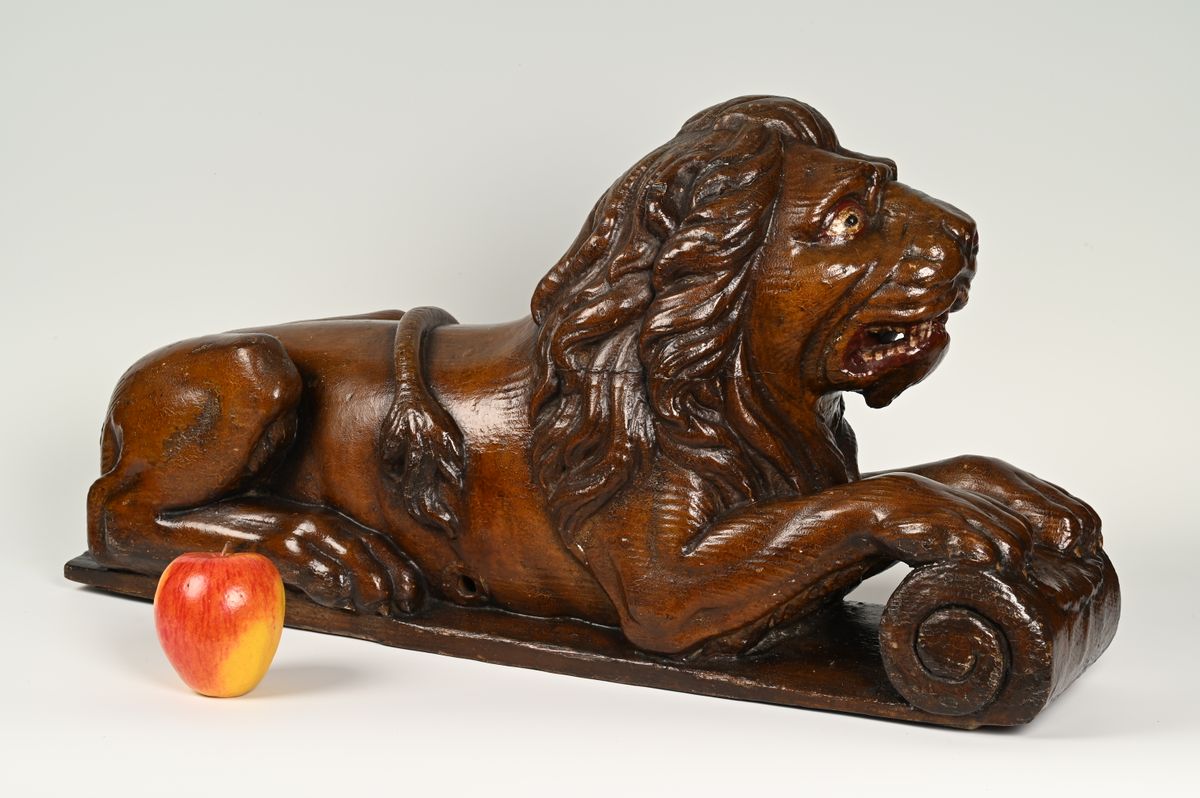 LION,  wooden statue for on the rudder at the stern of a wooden ship. - image 1
