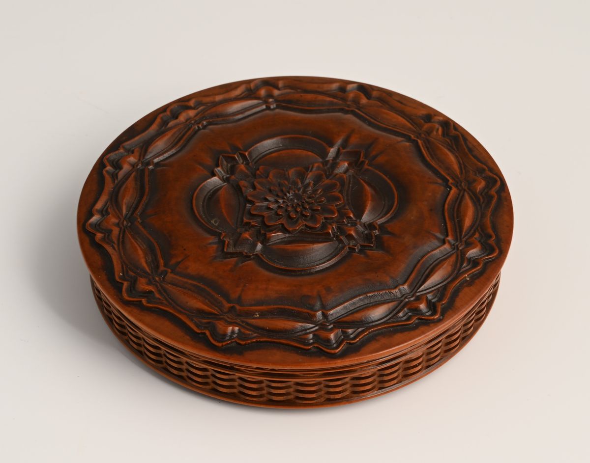 A palmwood box - image 1