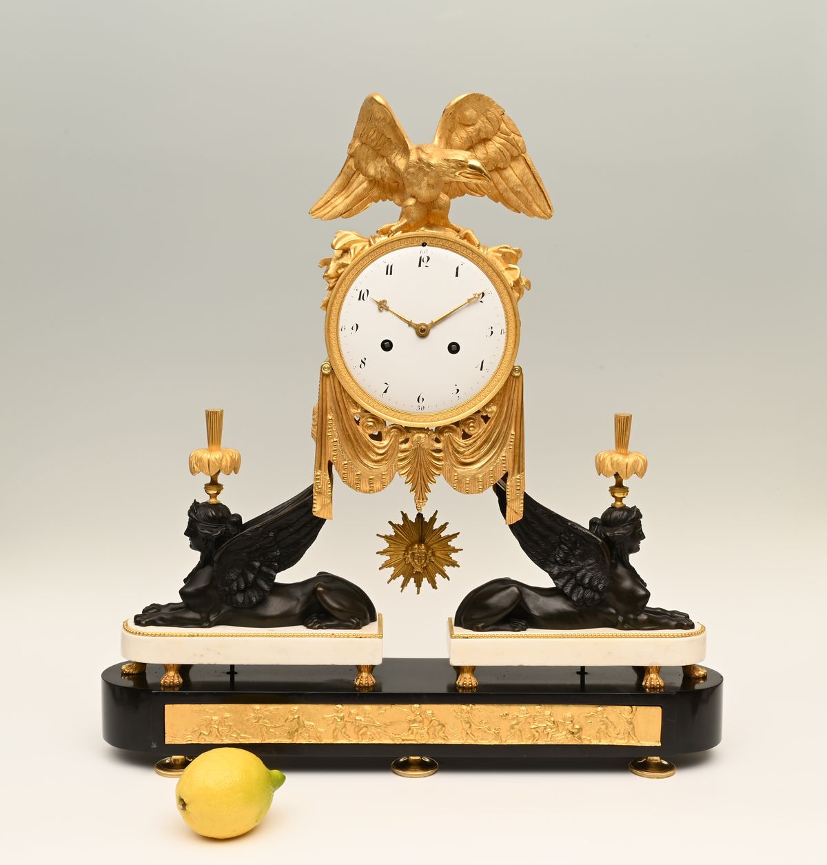 An exceptional Louis Seize mantel clock. - image 1