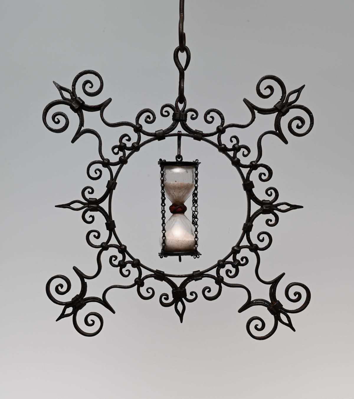 A unique hourglass - image 1