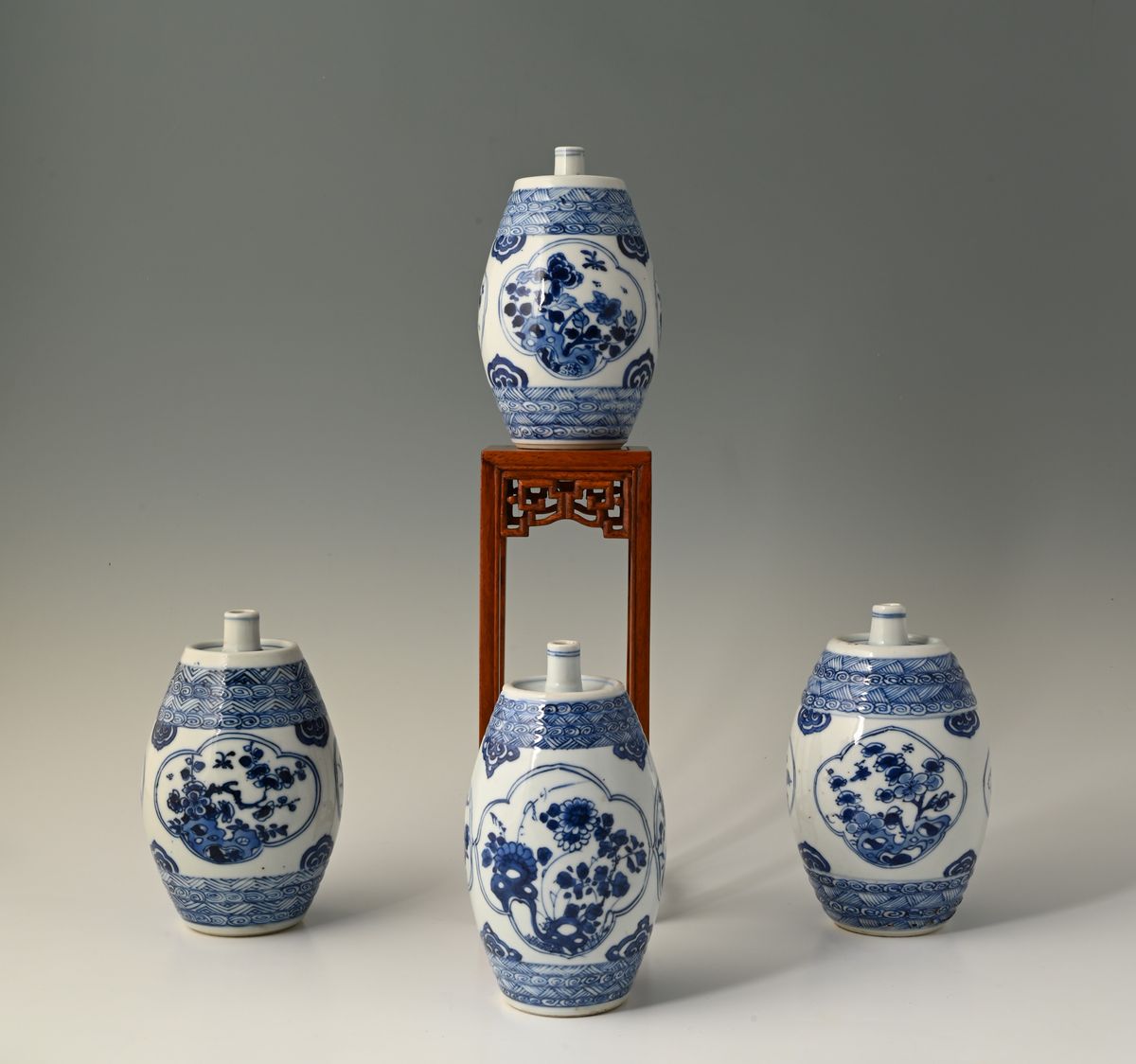 Four Chinese porcelain liquor casks - image 1