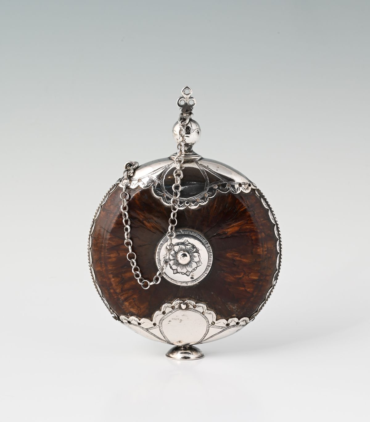 A small powder horn - image 1