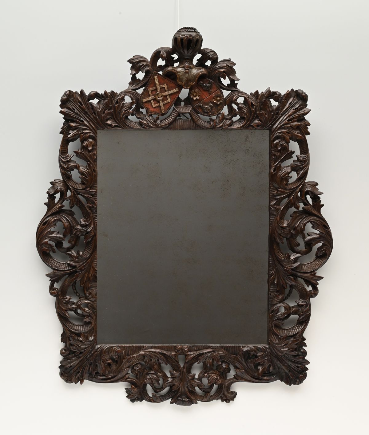 Un miroir en noyer - image 1