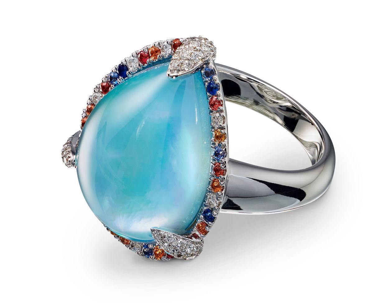 Ring met blauw topaas diamant en saffier