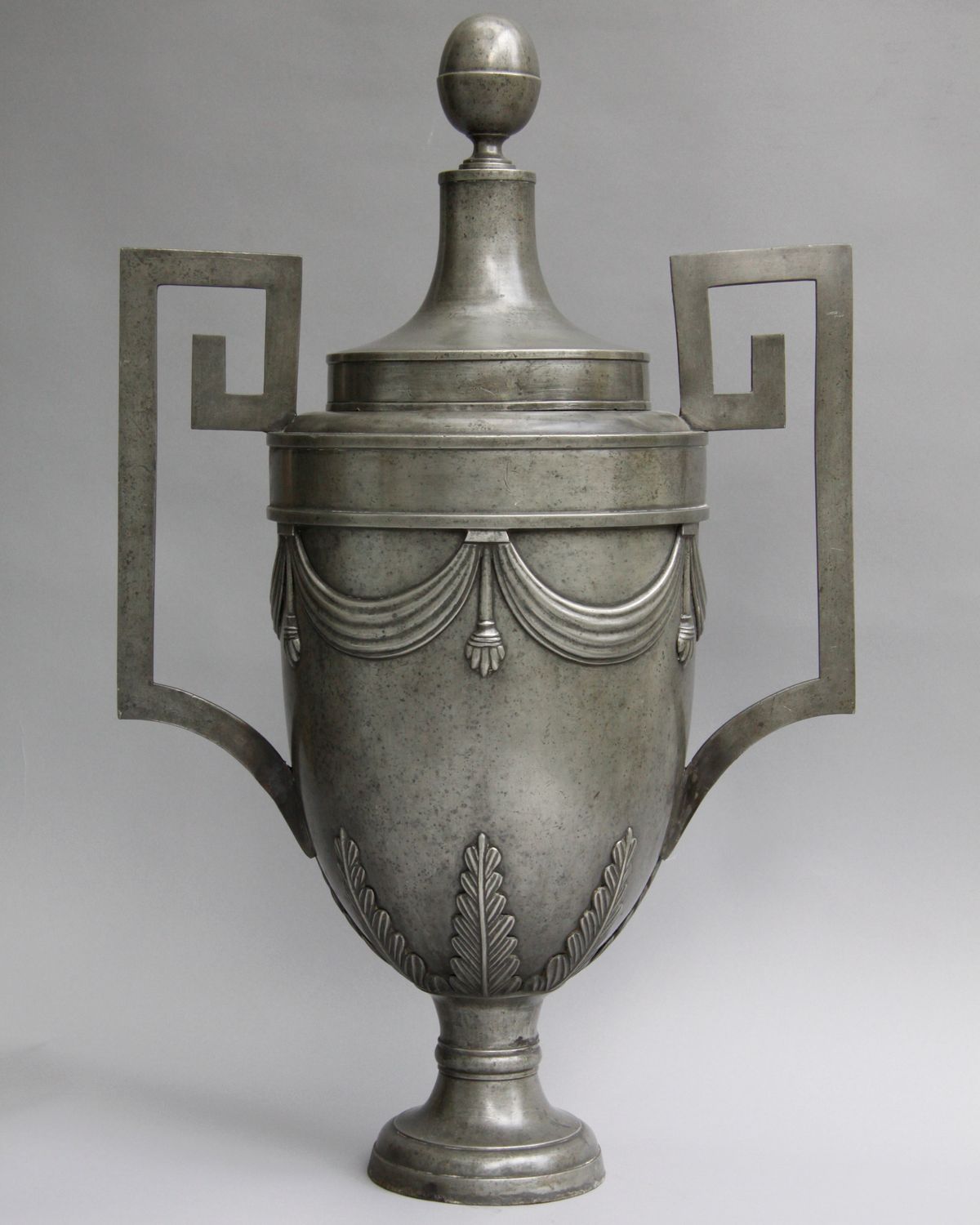Pewter wall fountain - image 1