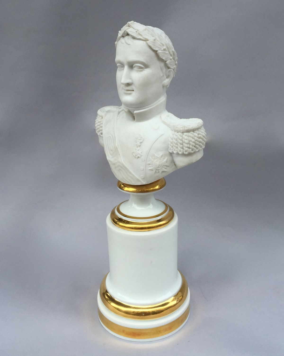 'Porcelaine de Paris' bust of Napoleon - image 1