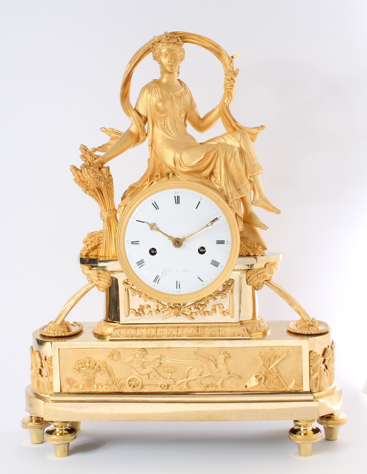 Een fraaie Frans Empire sculpturale vuurverguld bronzen pendule gesigneerd Colin, circa  1800. - afbeelding 1