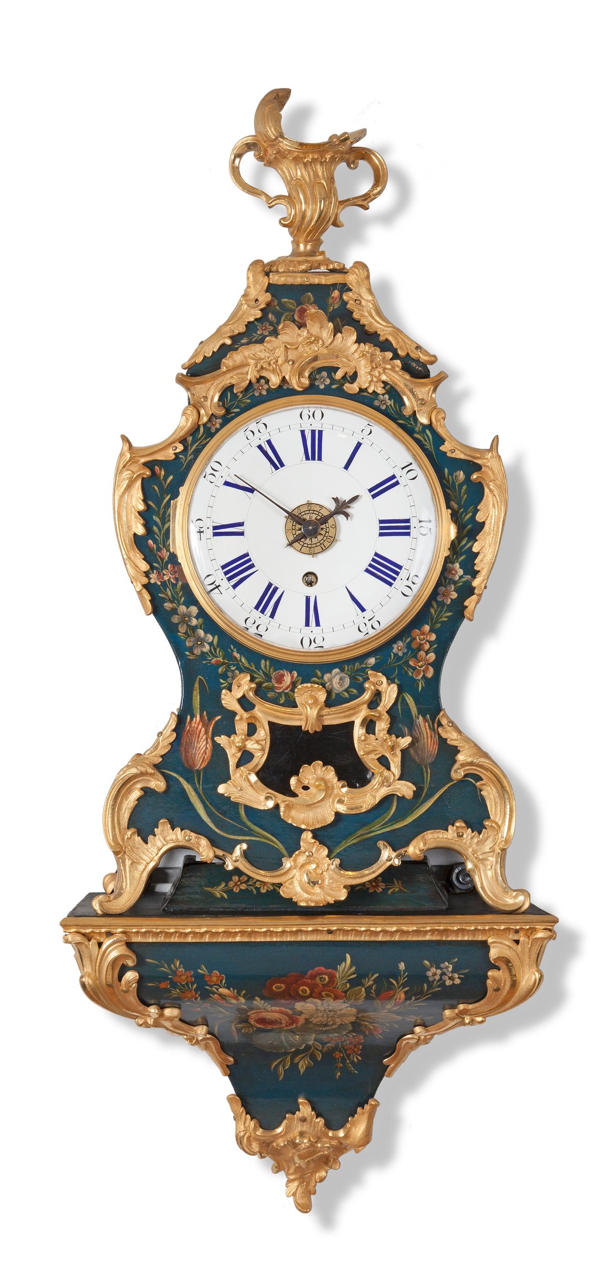Een Franse Lodewijk XV 'vernis Martin' consoleklok met verguld bronzen beslag, omstreeks 1760 - afbeelding 1