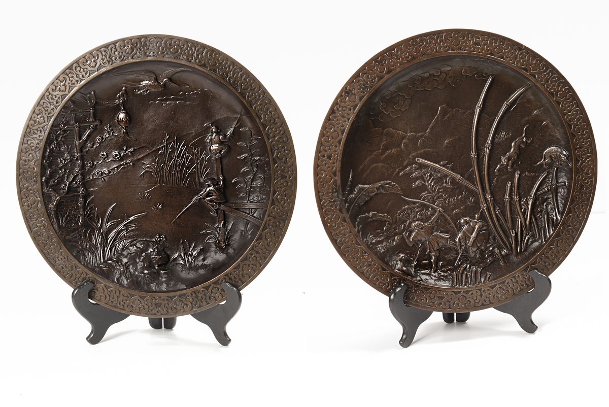 A lovely pair of far East bronze circular wall decoration circa 1880 - image 1