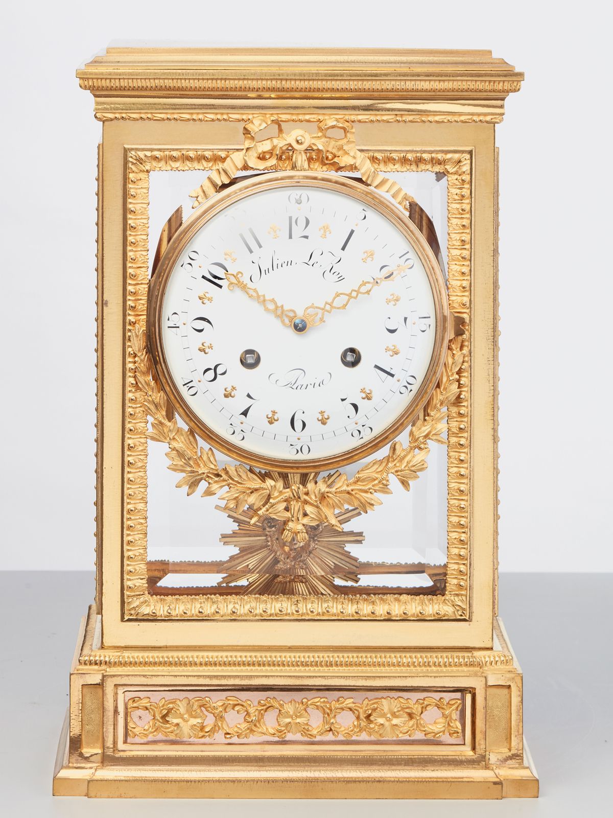 Een 'vier glazen' tafelregulator van Julien le Roy, circa 1880 - afbeelding 1