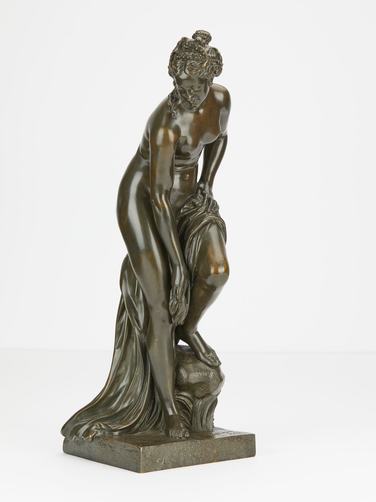 Elegant naked bronze statue - image 1