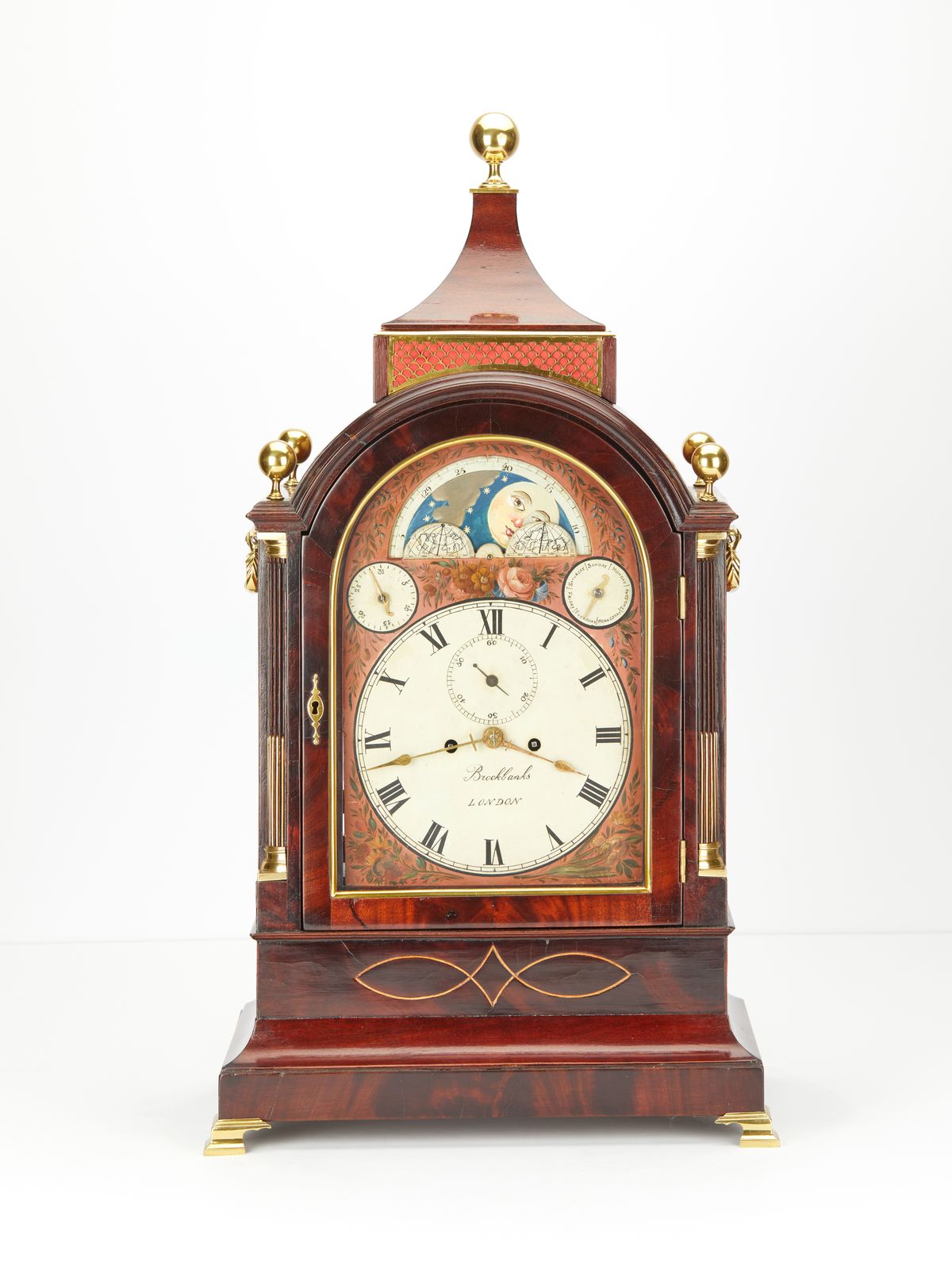 A very decorative imposing smart bracket clock. - image 1